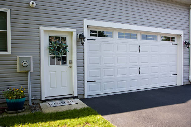 24/7 Emergency Garage Door Panel Replacement experts in Simpsonville, KY
